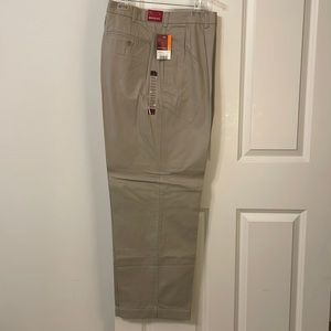 NWT 100% Cotton Men’s Pleated Khaki Pants with Cuffs by Merona 40x32